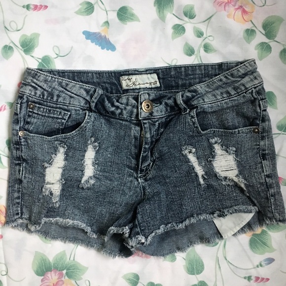🌱 Jean Short Shorts 🌱 - Picture 1 of 5